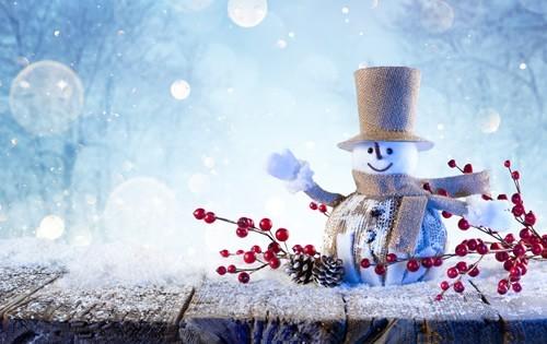 holiday-season-snowman-decorations