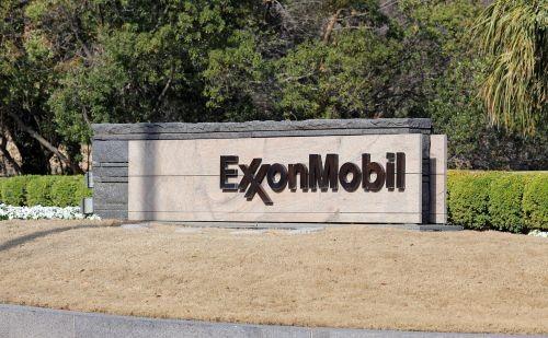 Exxon-Mobil Takes Top Spot on Fortune 500 List