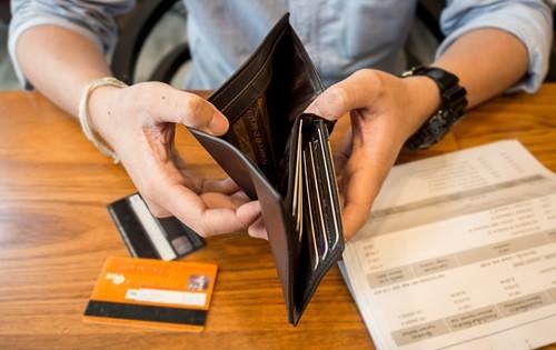 credit-card-wallet-debt-empty