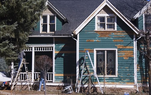 3 Home Exterior Maintenance Jobs That Can Save You Money Later