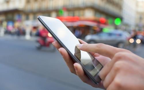 7 Reasons to Use Your Bank's Mobile App