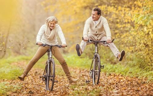 retired-couple-bicycles1.jpg