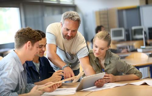 students-class-instructor1.jpg