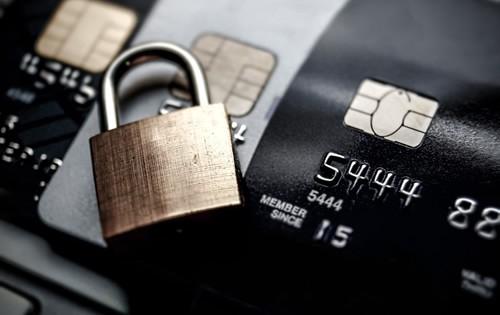 credit-card-lock-fraud.jpg